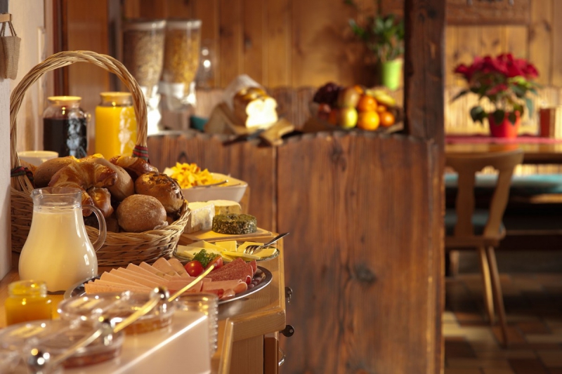 boulangerie-SALLAGRIFFON-min_breakfast_buffet_food_restaurant_meal_hotel_plate_fresh-718745